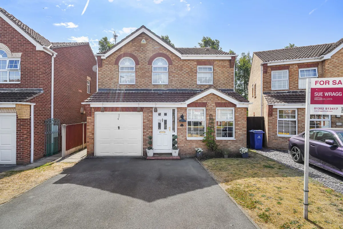 4 bed house for sale, Meadows Court, Rossington, DN11