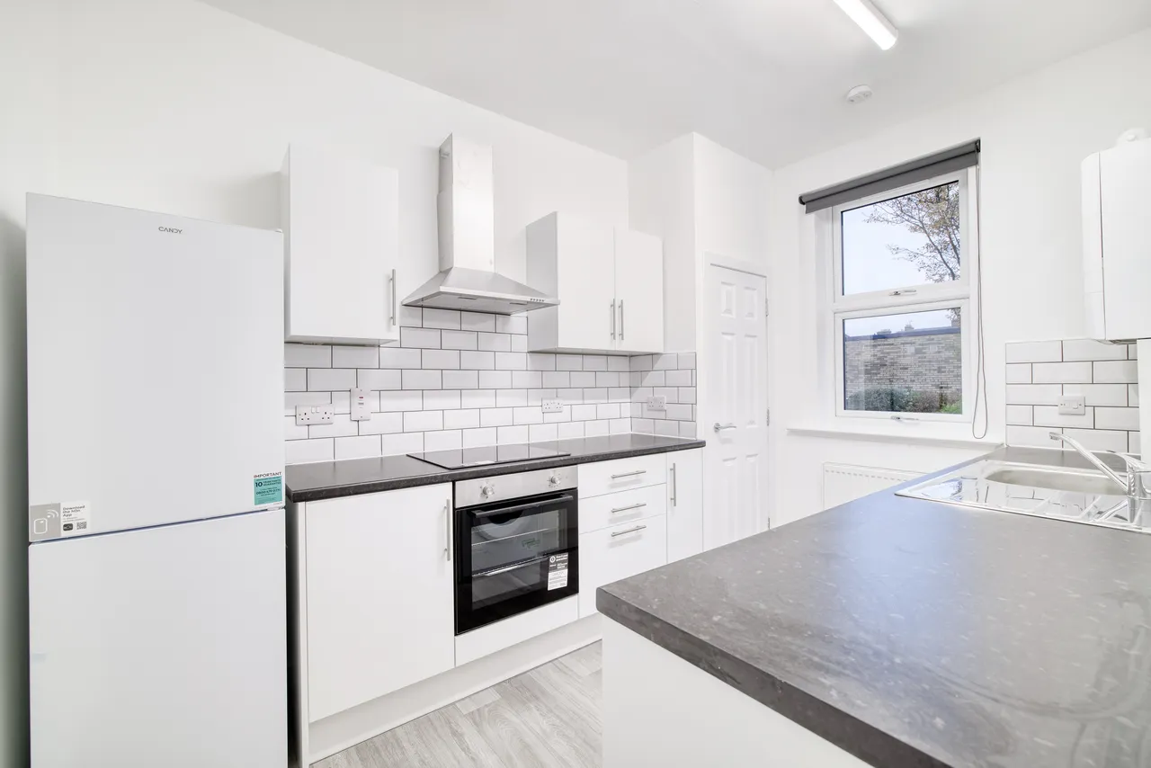 2 bed property to rent, Cardross Street, Dundee, DD4