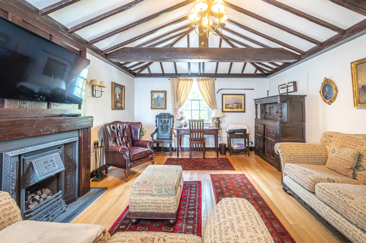 3 bed house to rent — 4 Hampstead Grove, London