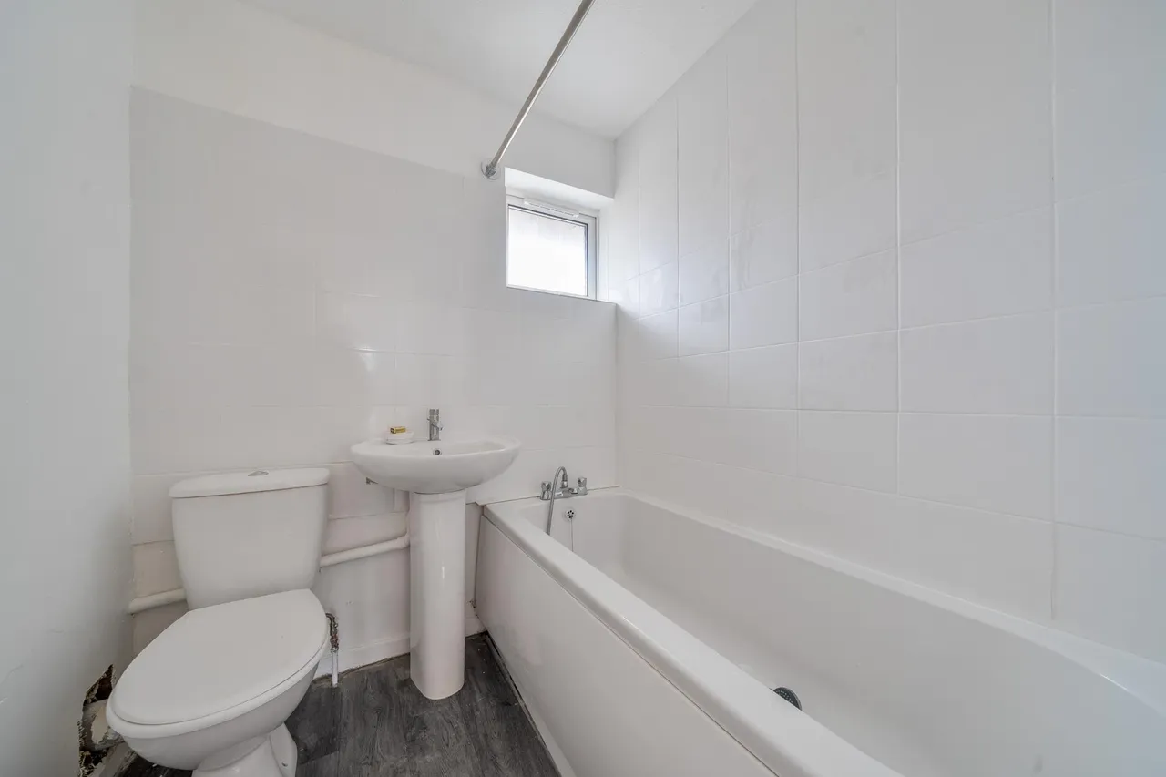Quinton Drive, Bradwell Village, MK13, photo 9