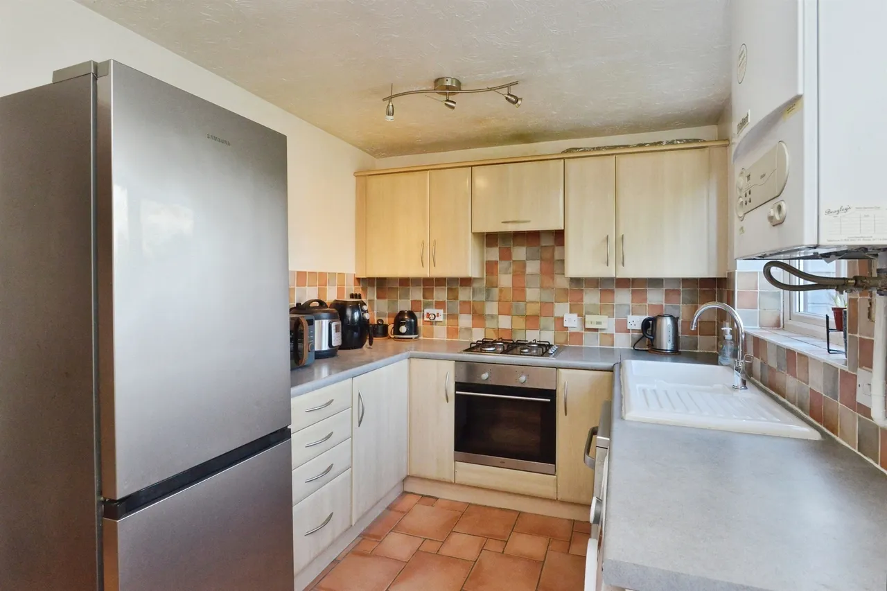 Wimborne Crescent, Westcroft, MK4, photo 3