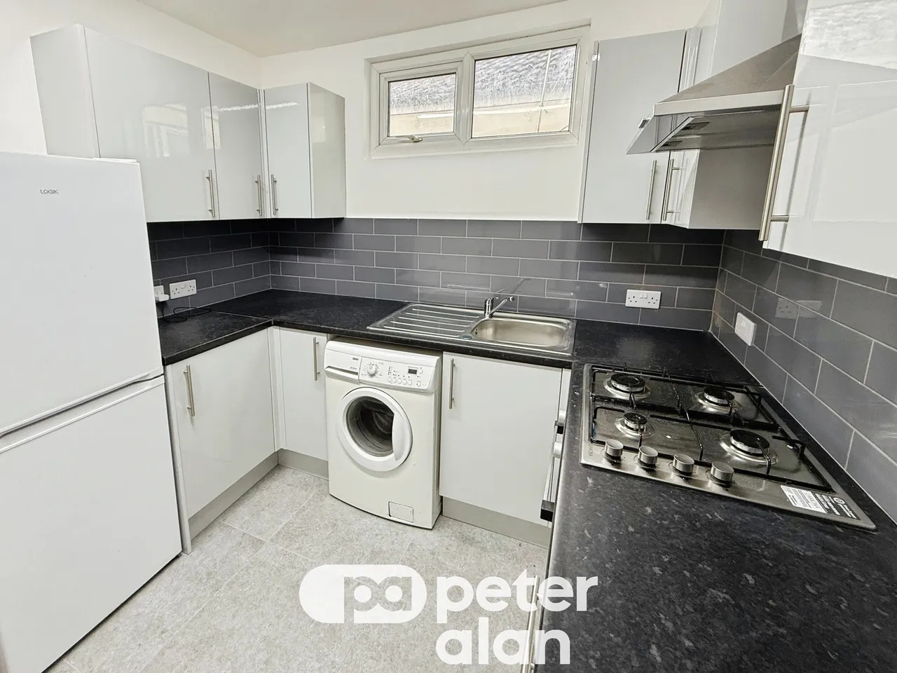 3 bed flat to rent, Clifton Street, Cardiff, CF24