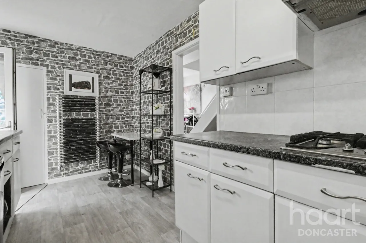 Hampden Crescent, Lindholme, DN7, photo 11
