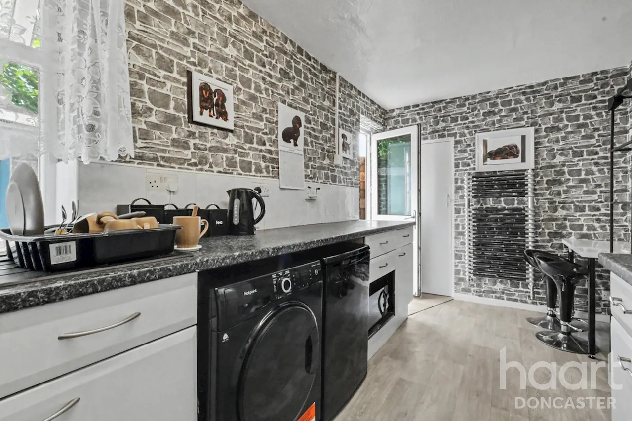 Hampden Crescent, Lindholme, DN7, photo 10
