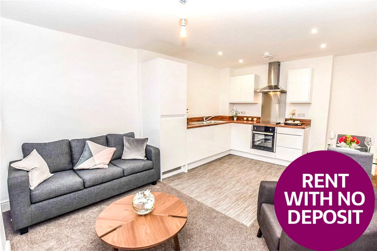 2 bed flat to rent, Benbow Street, Sale, M33