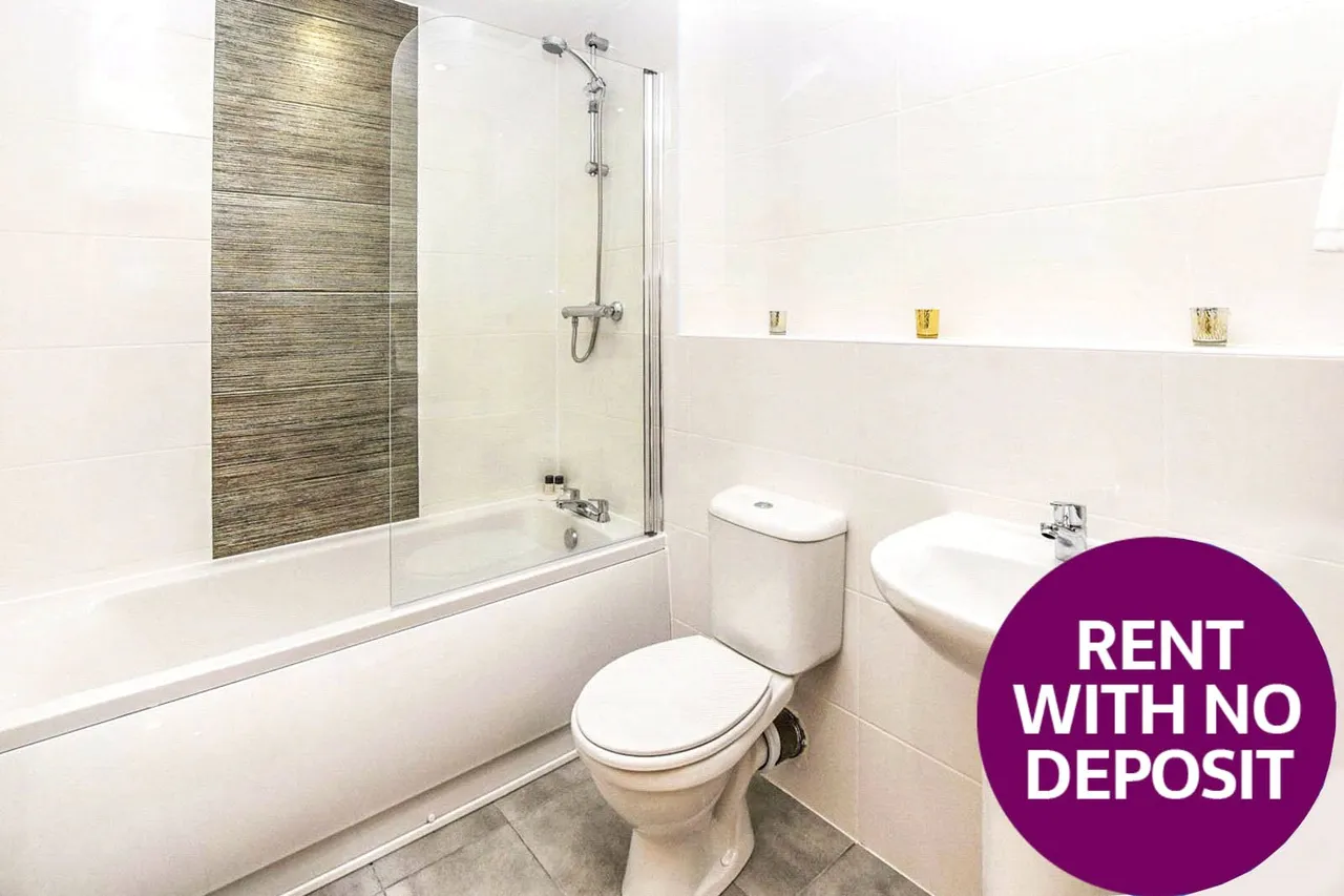 Benbow Street, Sale, M33, photo 7