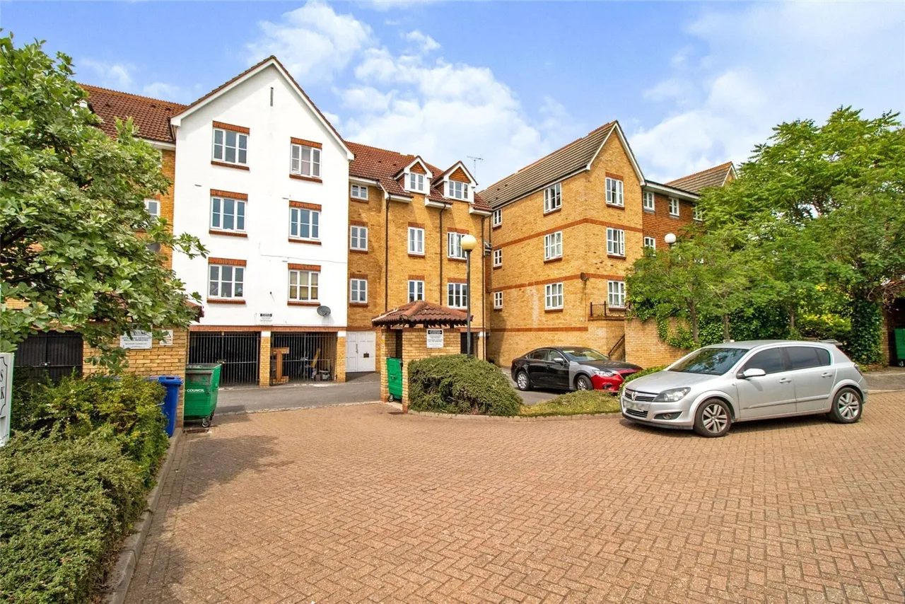 Highgrove Mews, Grays, Essex, RM17, photo 12