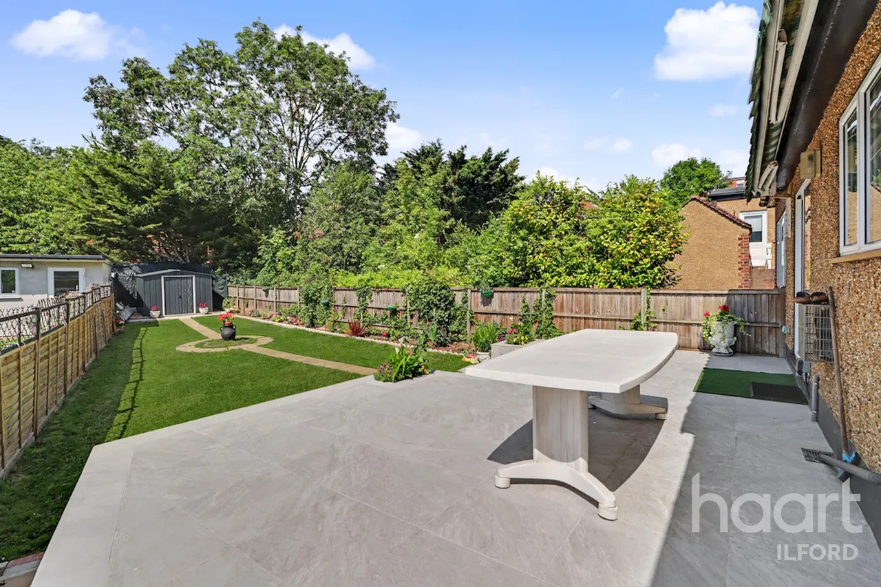 Wells Gardens, Ilford, IG1, photo 27