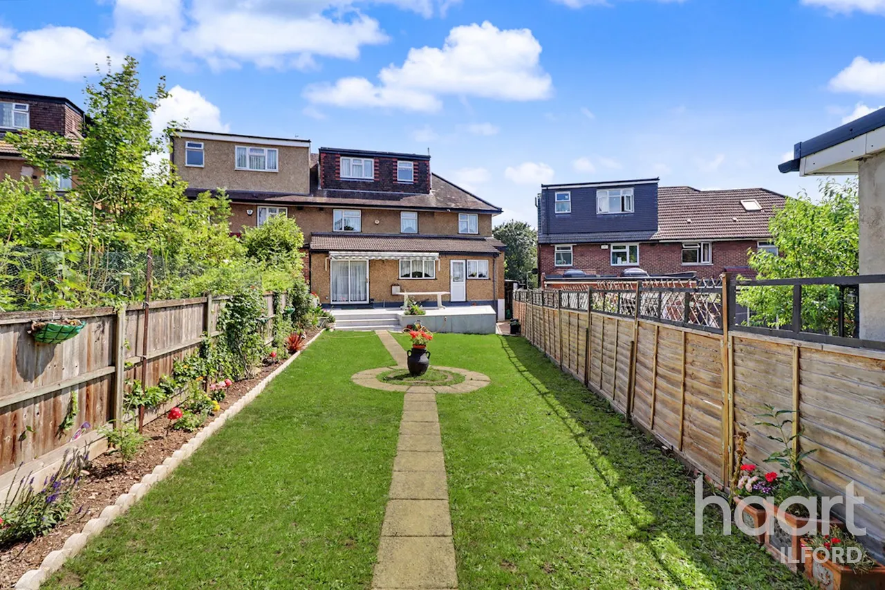 Wells Gardens, Ilford, IG1, photo 31