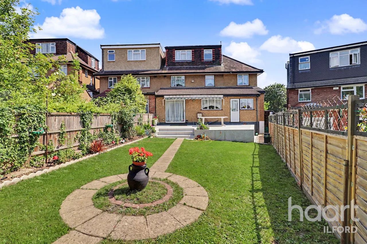 Wells Gardens, Ilford, IG1, photo 4