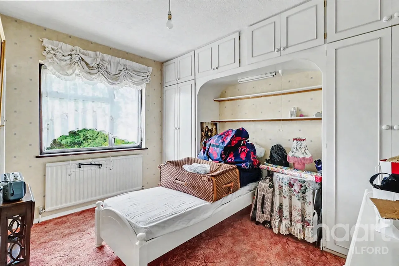 Wells Gardens, Ilford, IG1, photo 19