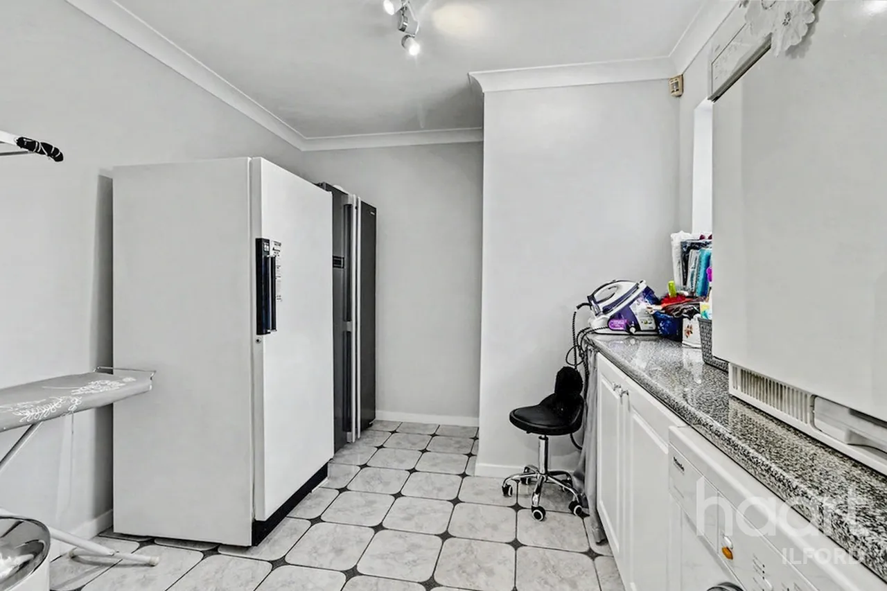 Wells Gardens, Ilford, IG1, photo 16