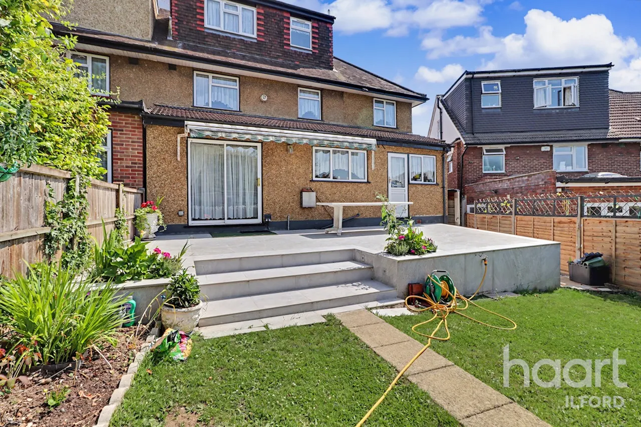 Wells Gardens, Ilford, IG1, photo 29