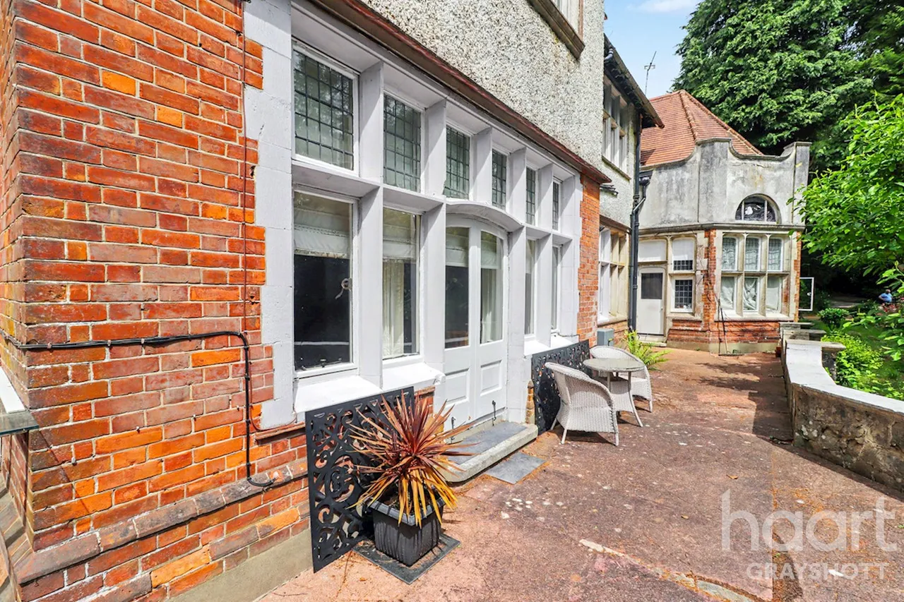Tower Road, Hindhead, GU26, photo 5