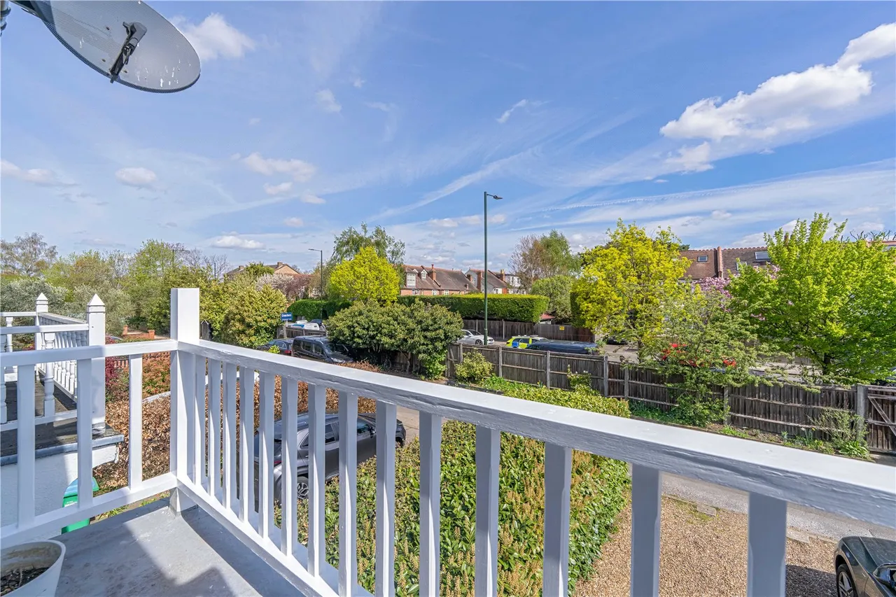 Elmers Drive, Teddington, TW11 9JB, photo 11