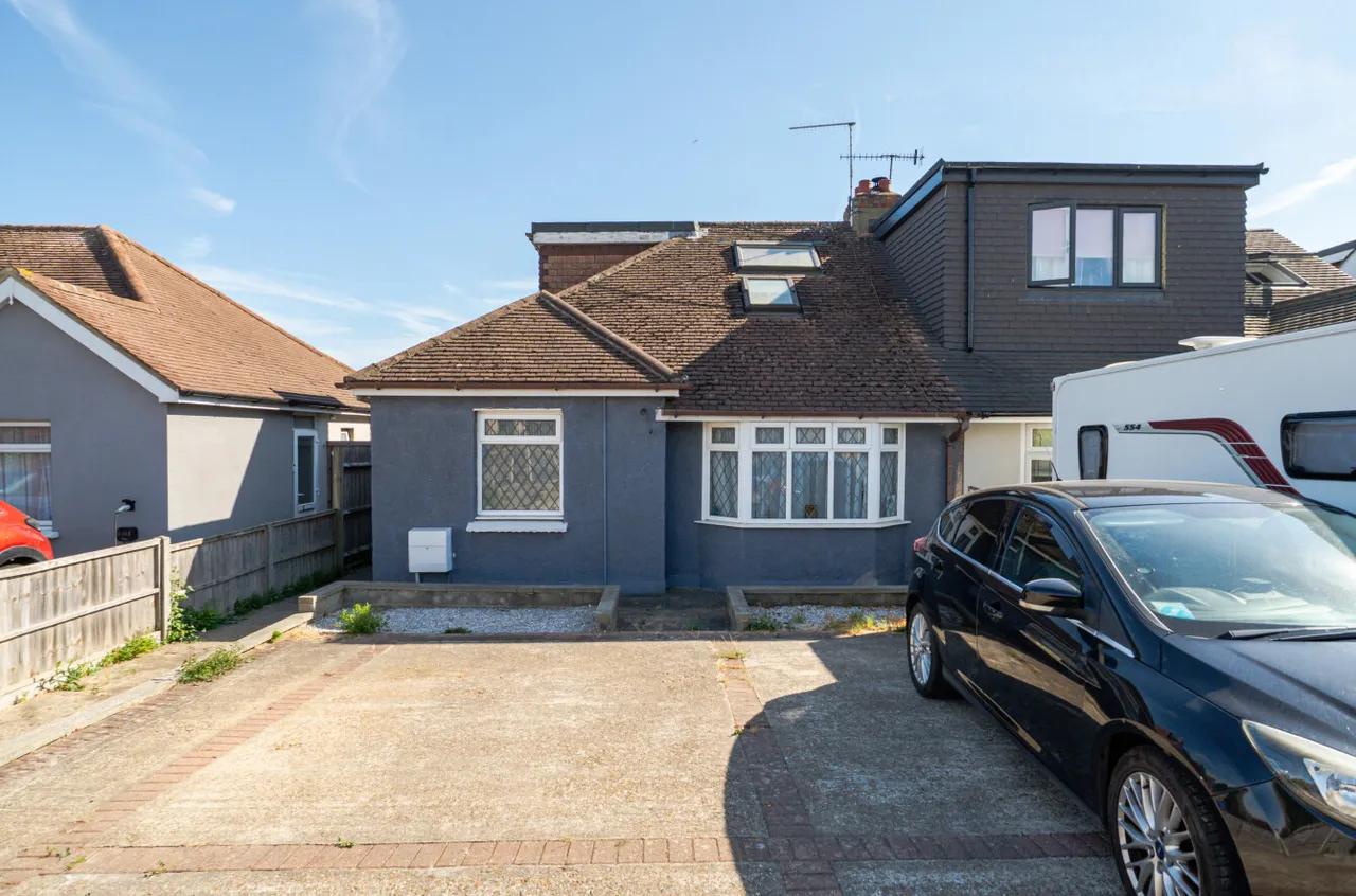 3 bed house for sale, Upper Brighton Road, Sompting, BN15