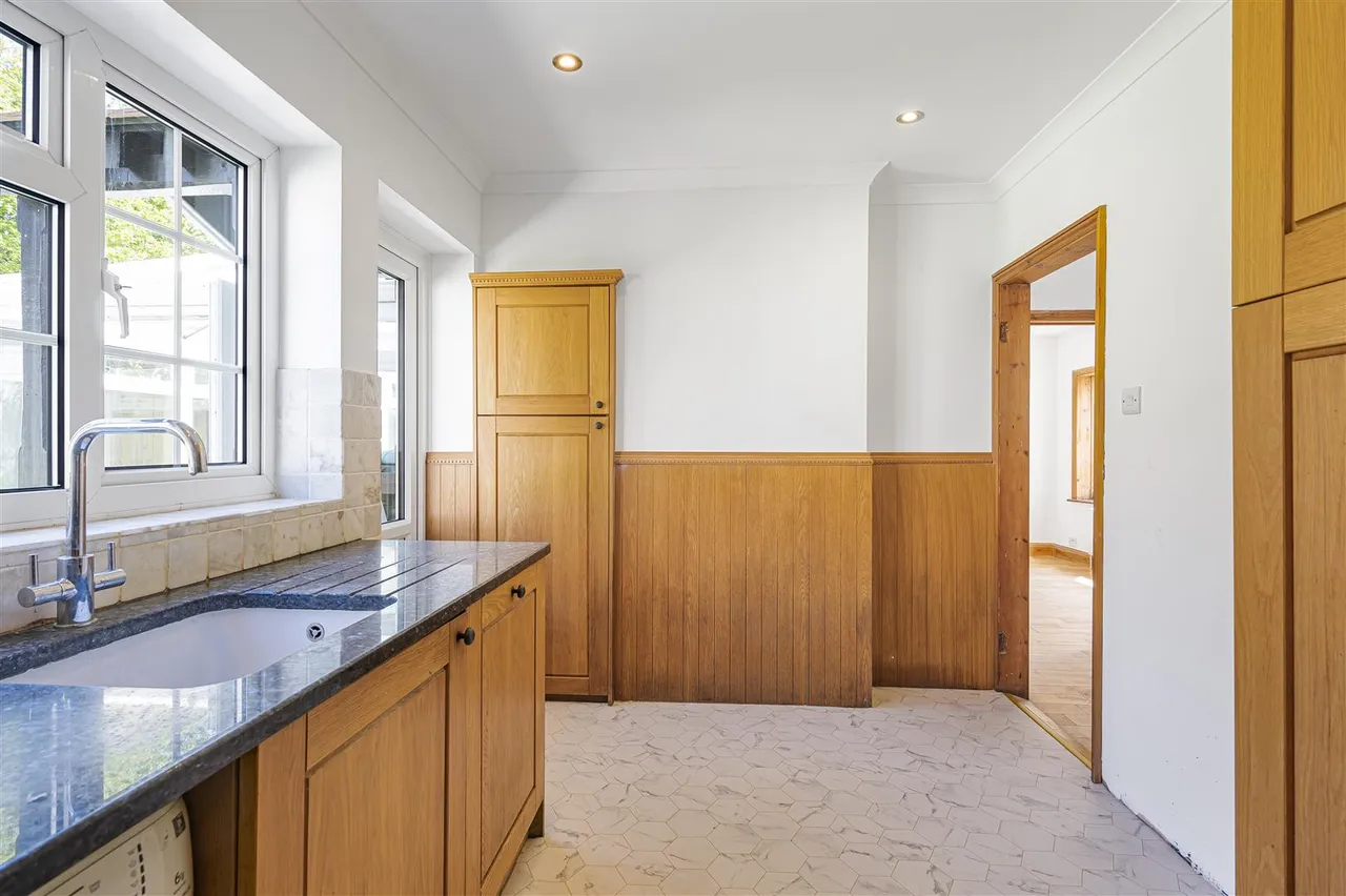 Bramber Road, Seaford, photo 15