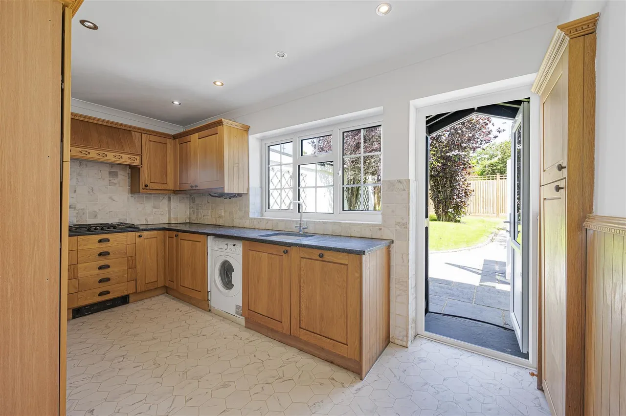 Bramber Road, Seaford, photo 14