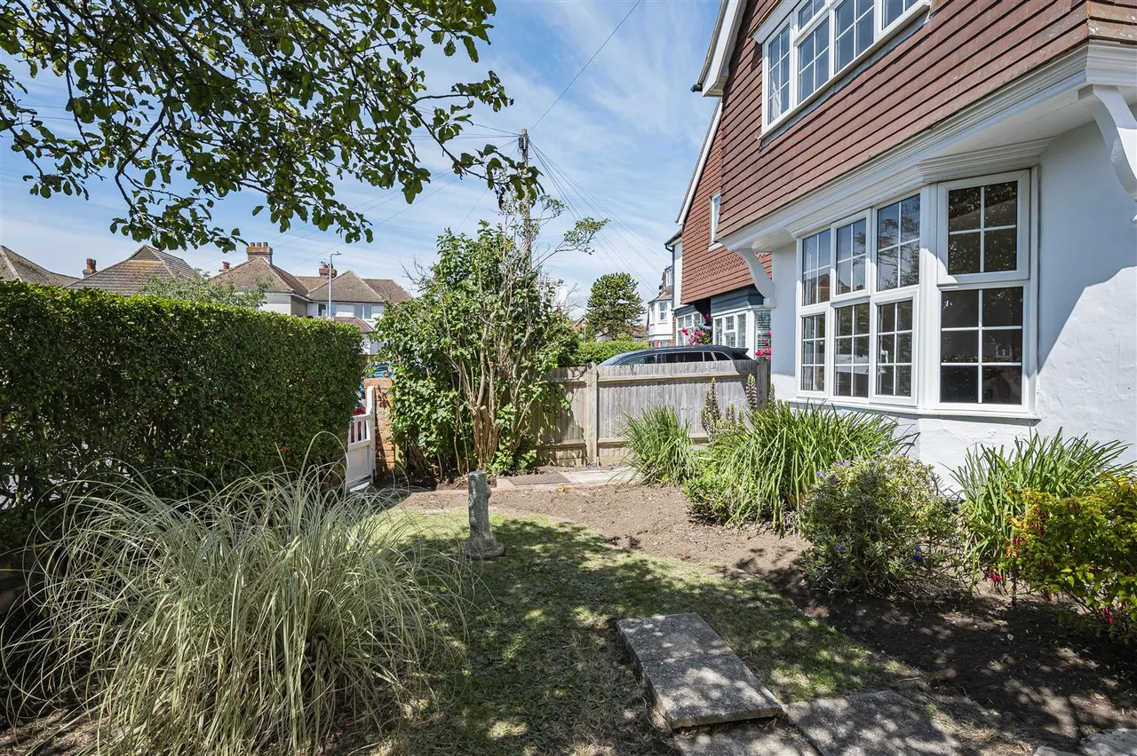 Bramber Road, Seaford, photo 34