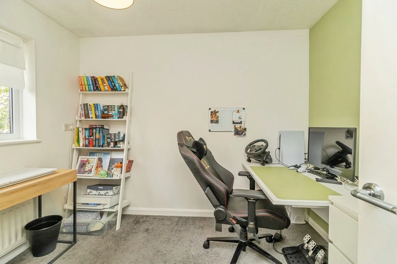 Dulverton Drive, Furzton, MK4, photo 17