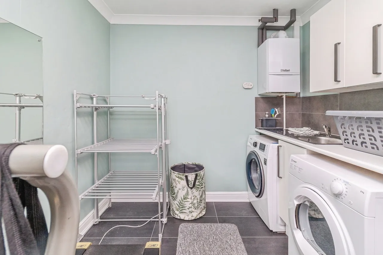 Dulverton Drive, Furzton, MK4, photo 11