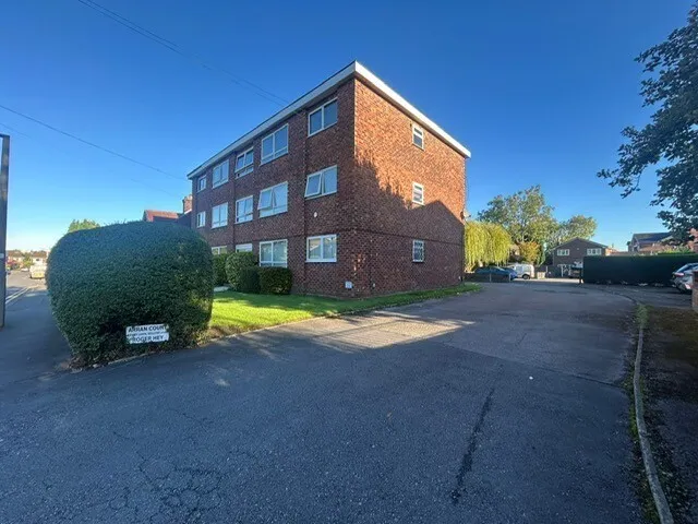 Arran Court, Cedar Lawn, SK8, photo 2