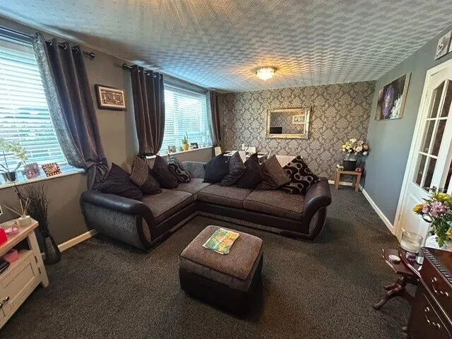 Arran Court, Cedar Lawn, SK8, photo 4