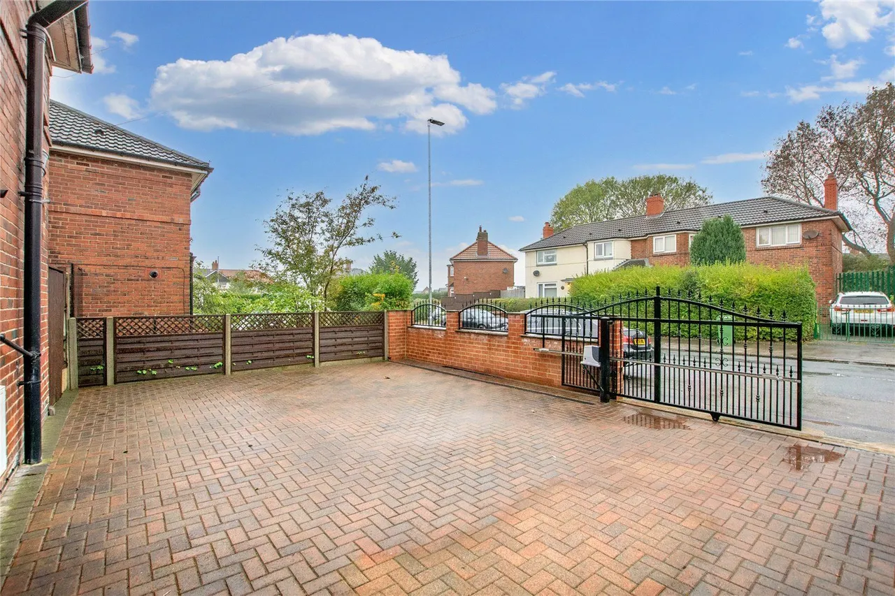 Miles Hill View, Leeds, LS7, photo 14
