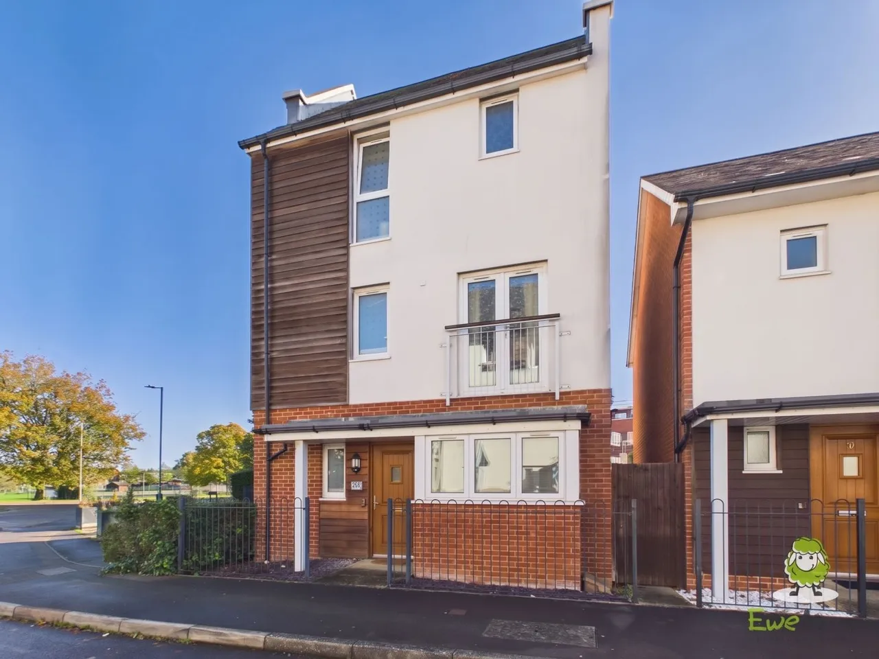 4 bed house for sale, Mallory Road, Basingstoke, RG24
