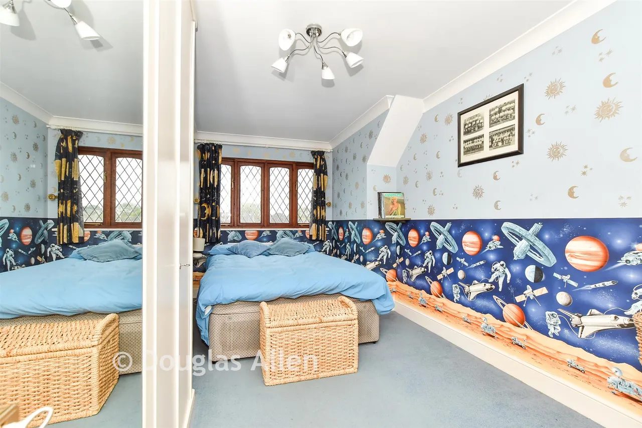 Ingleglen, Hornchurch, RM11, photo 9