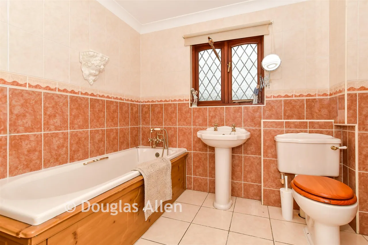 Ingleglen, Hornchurch, RM11, photo 8