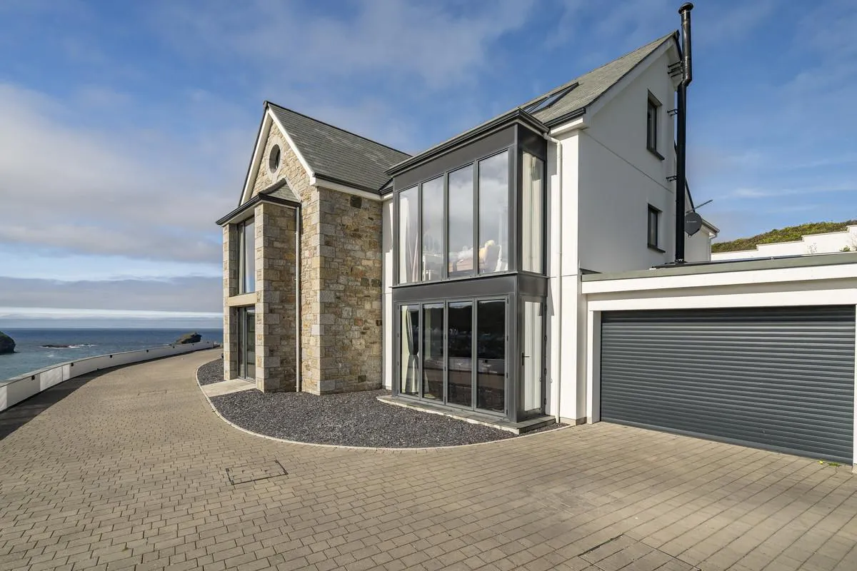Exceptional contemporary residence commanding breathtaking views, Portreath, photo 34