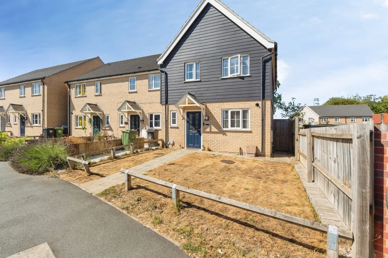 3 bed house for sale — Lancaster Avenue, Carbrooke, Thetford