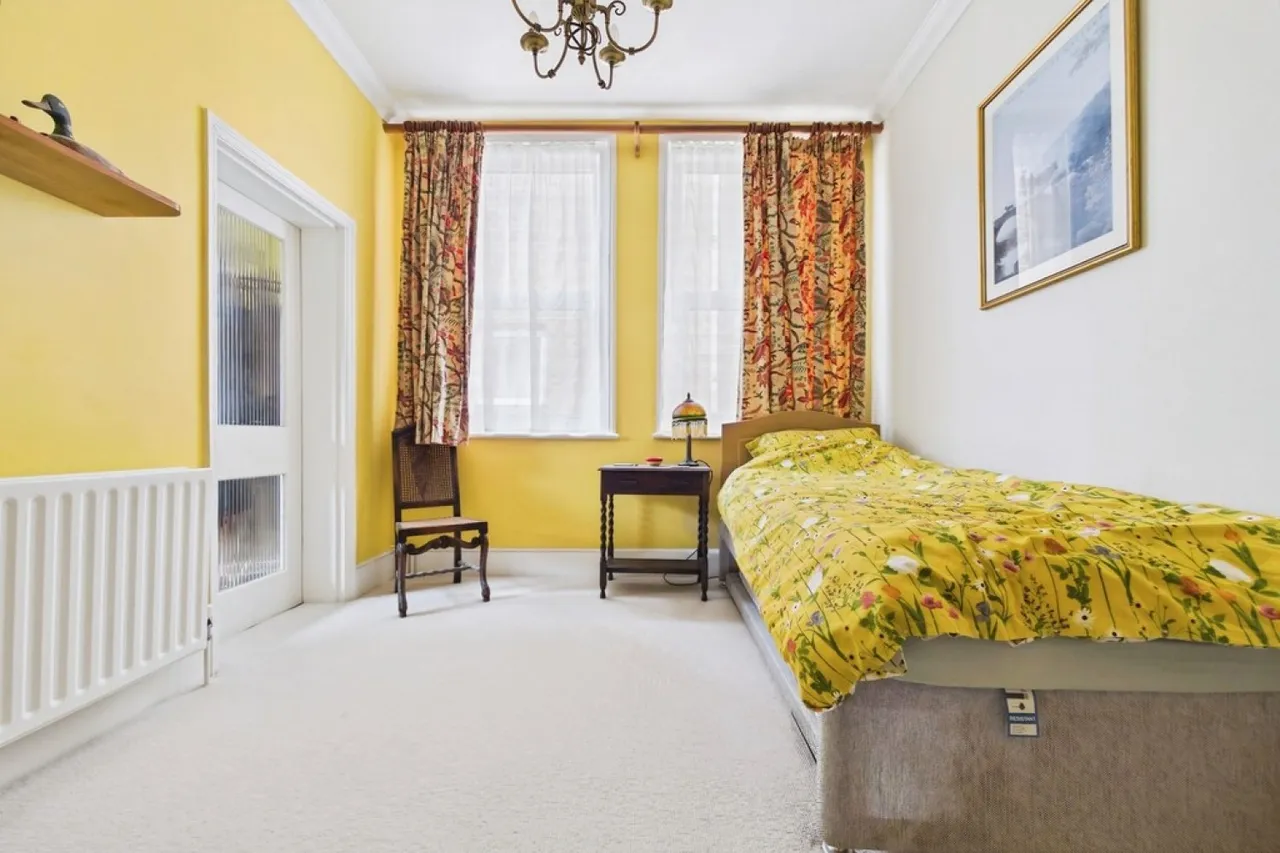 Bouverie Road West , Folkestone, photo 9