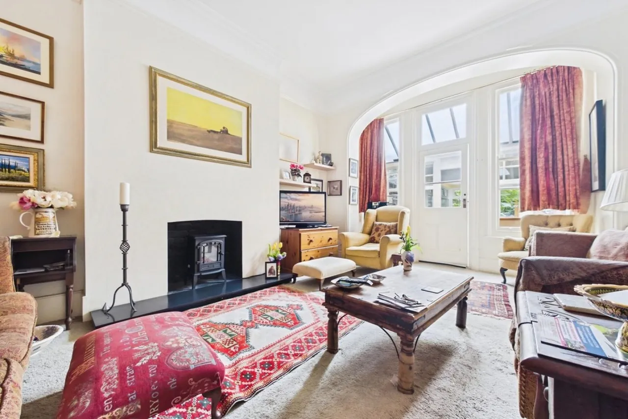 Bouverie Road West , Folkestone, photo 2