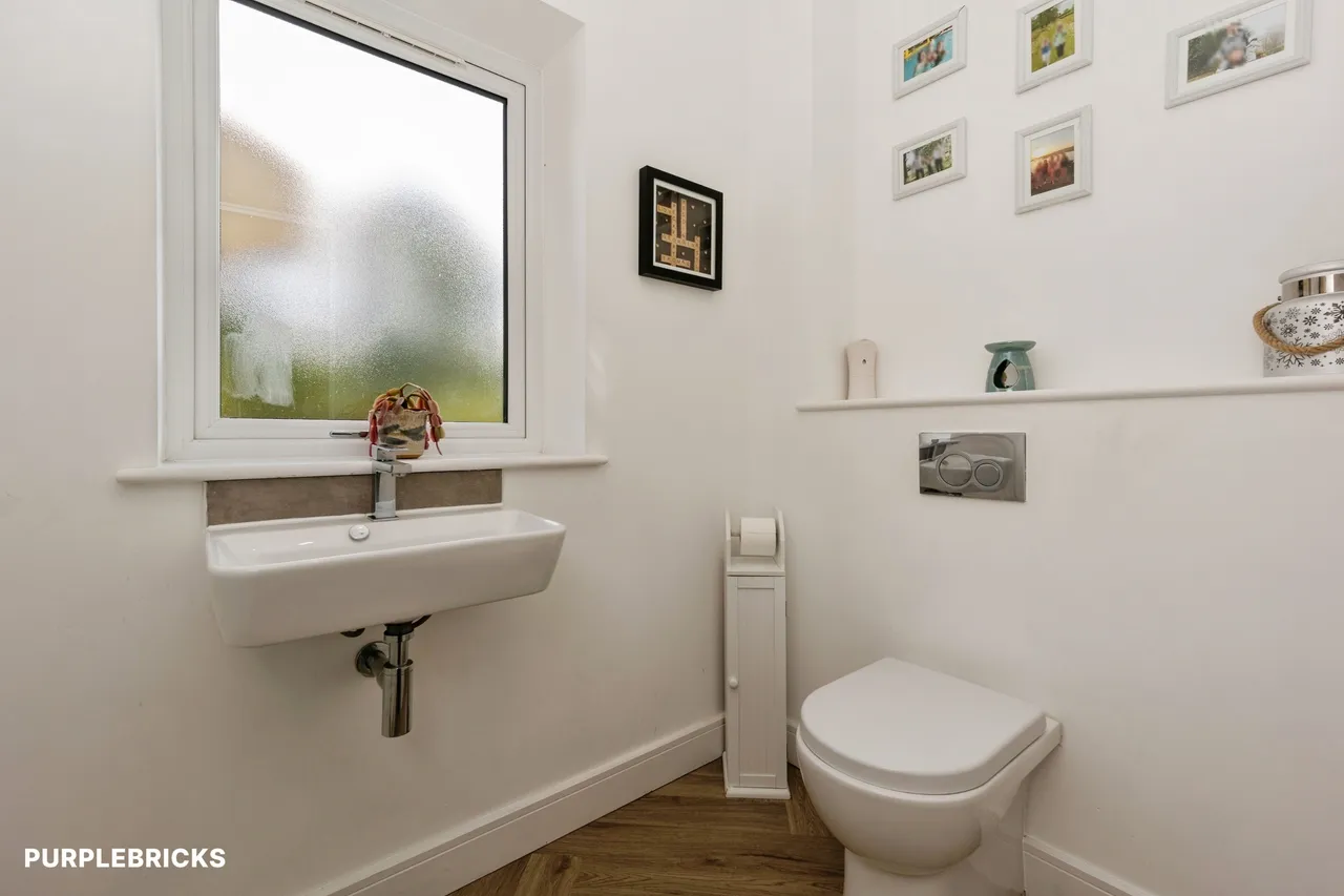 Riverside, Mossley, OL5, photo 16