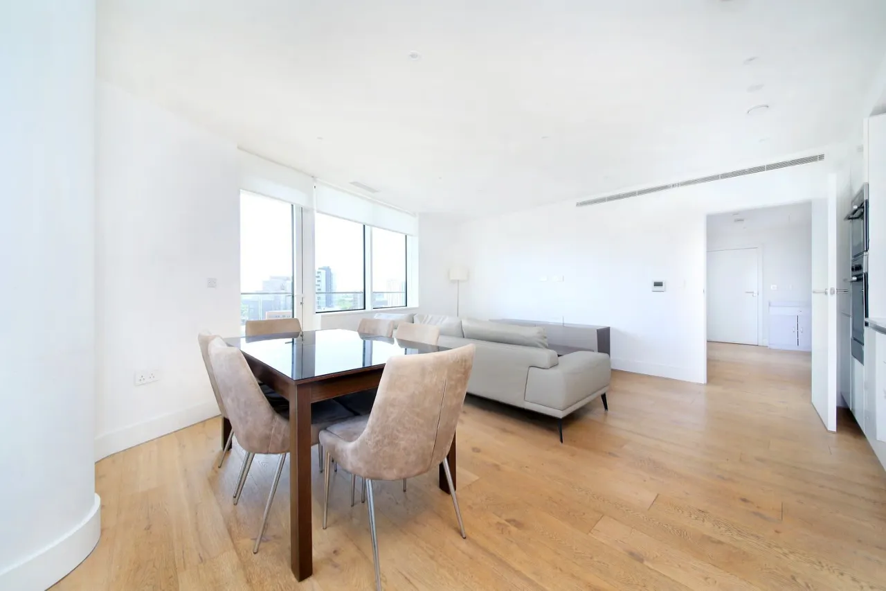 Lombard Road, London, SW11, photo 15