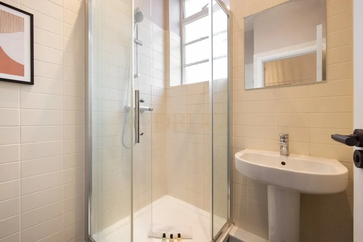 Charlotte Street, W1T, photo 23