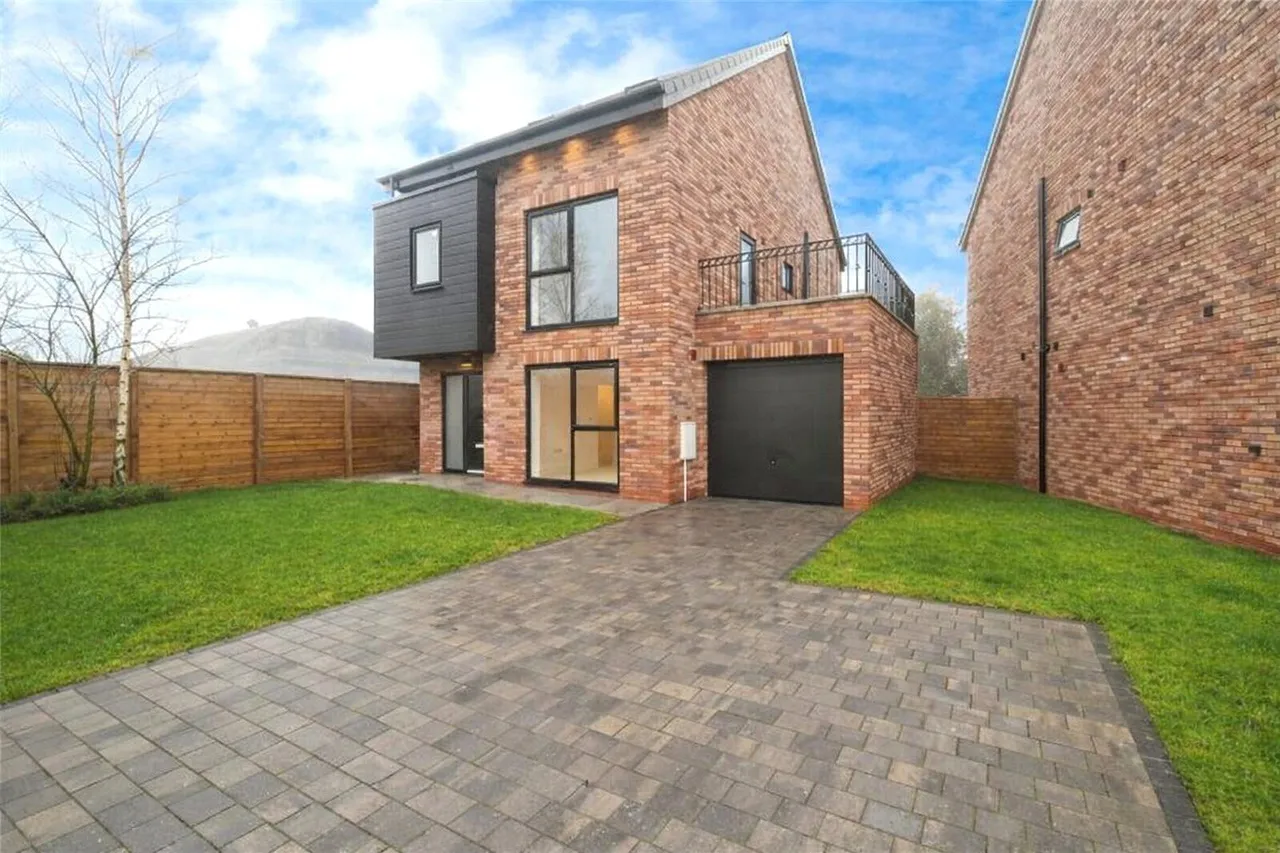 Old Hall Street, Kearsley, Bolton, Greater Manchester, BL4, photo 3