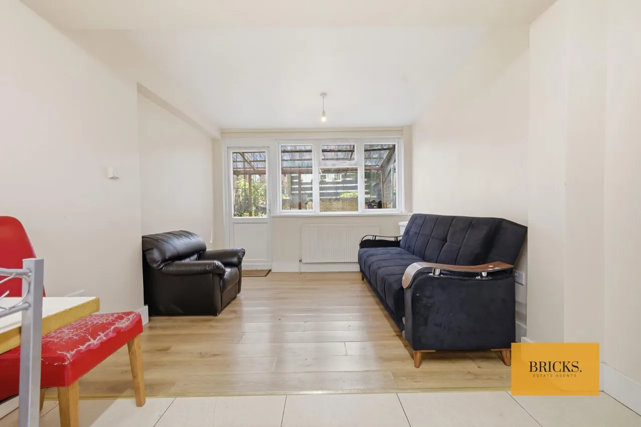 Forty Acre Lane, London, E16 1QL, photo 9