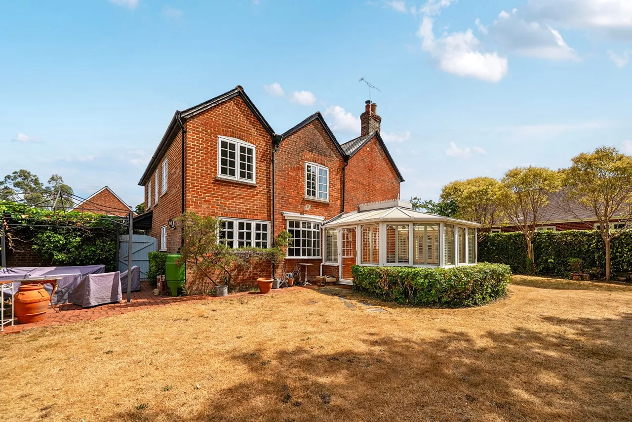 Thorn Road, Wrecclesham, GU10, photo 17