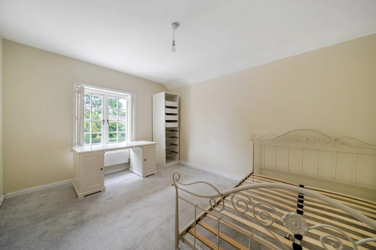 Thorn Road, Wrecclesham, GU10, photo 13