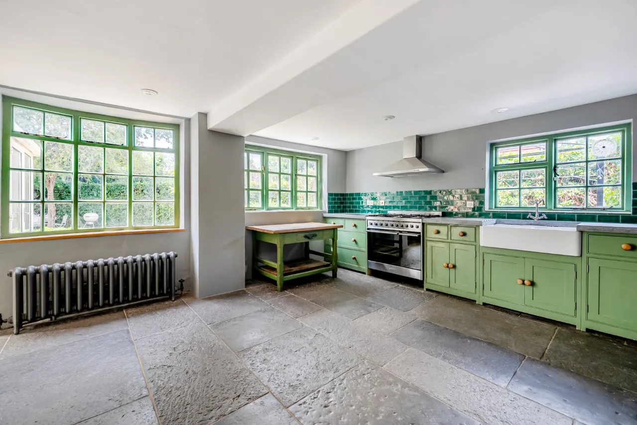 Thorn Road, Wrecclesham, GU10, photo 2