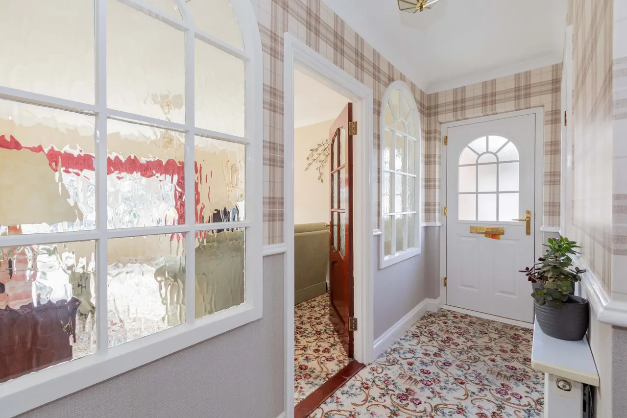 Hemsdale, Cranbrook Drive, Maidenhead, Berkshire SL6 6SL, photo 9
