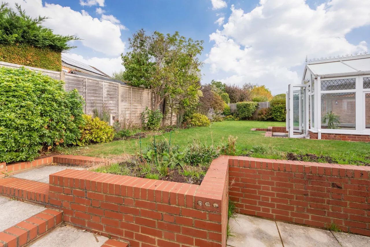 Hemsdale, Cranbrook Drive, Maidenhead, Berkshire SL6 6SL, photo 4