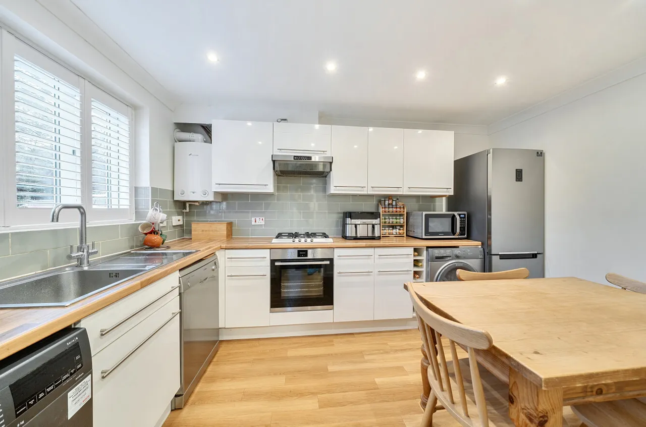 Lory Ridge, Bagshot, Surrey, GU19 5BS, photo 3