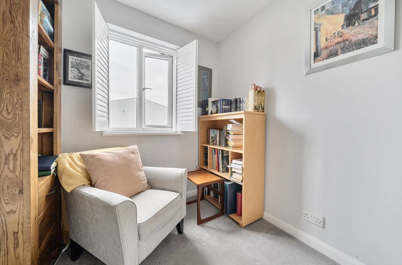 Lory Ridge, Bagshot, Surrey, GU19 5BS, photo 8