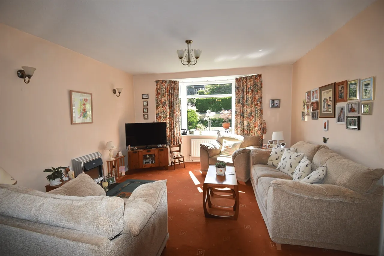 Orchard Avenue, High Peak, photo 4