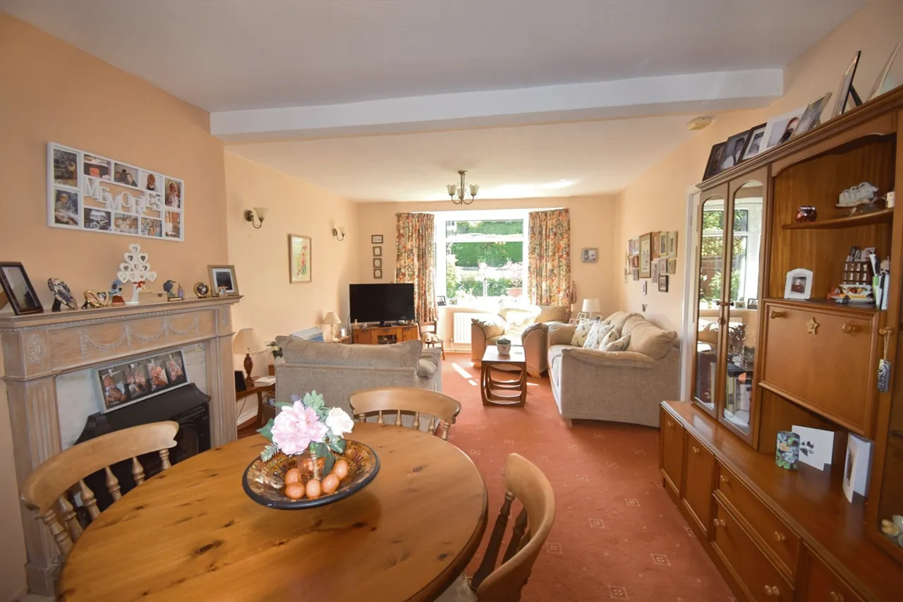 Orchard Avenue, High Peak, photo 3