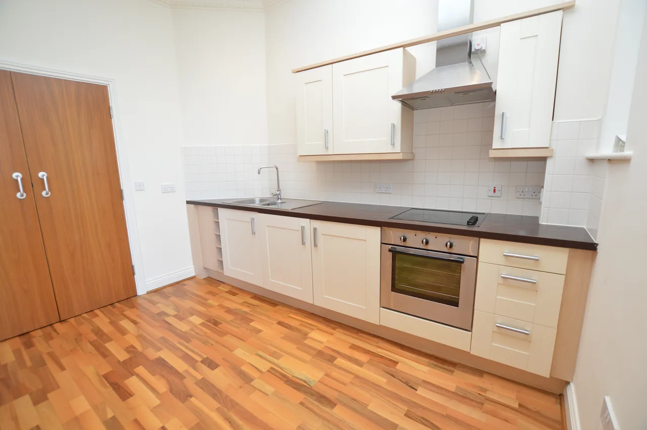 Queens Tower, 84 Park Grange Road, Nr City Centre, S2 3RW, photo 3